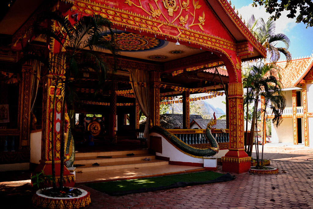 Tempel Wat That - Reisetipps für Vang Vieng - Peaks & Bites Reiseblog